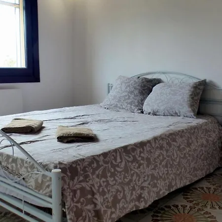 Spacious House With Garden 펜션 *