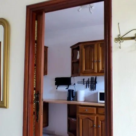 Spacious House With Garden 펜션
