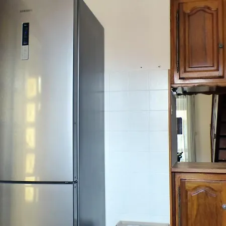 Spacious House With Garden 식스포즈레스플라지스