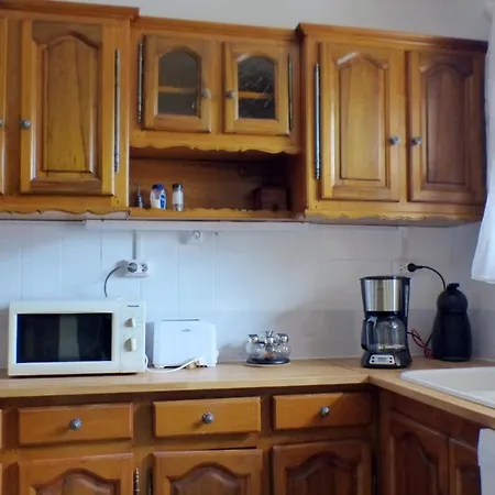 Spacious House With Garden * 식스포즈레스플라지스
